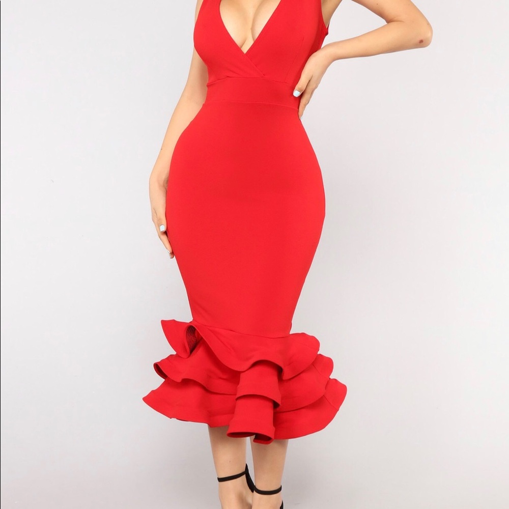 “ Dates with babe ruffle dress” 🌹